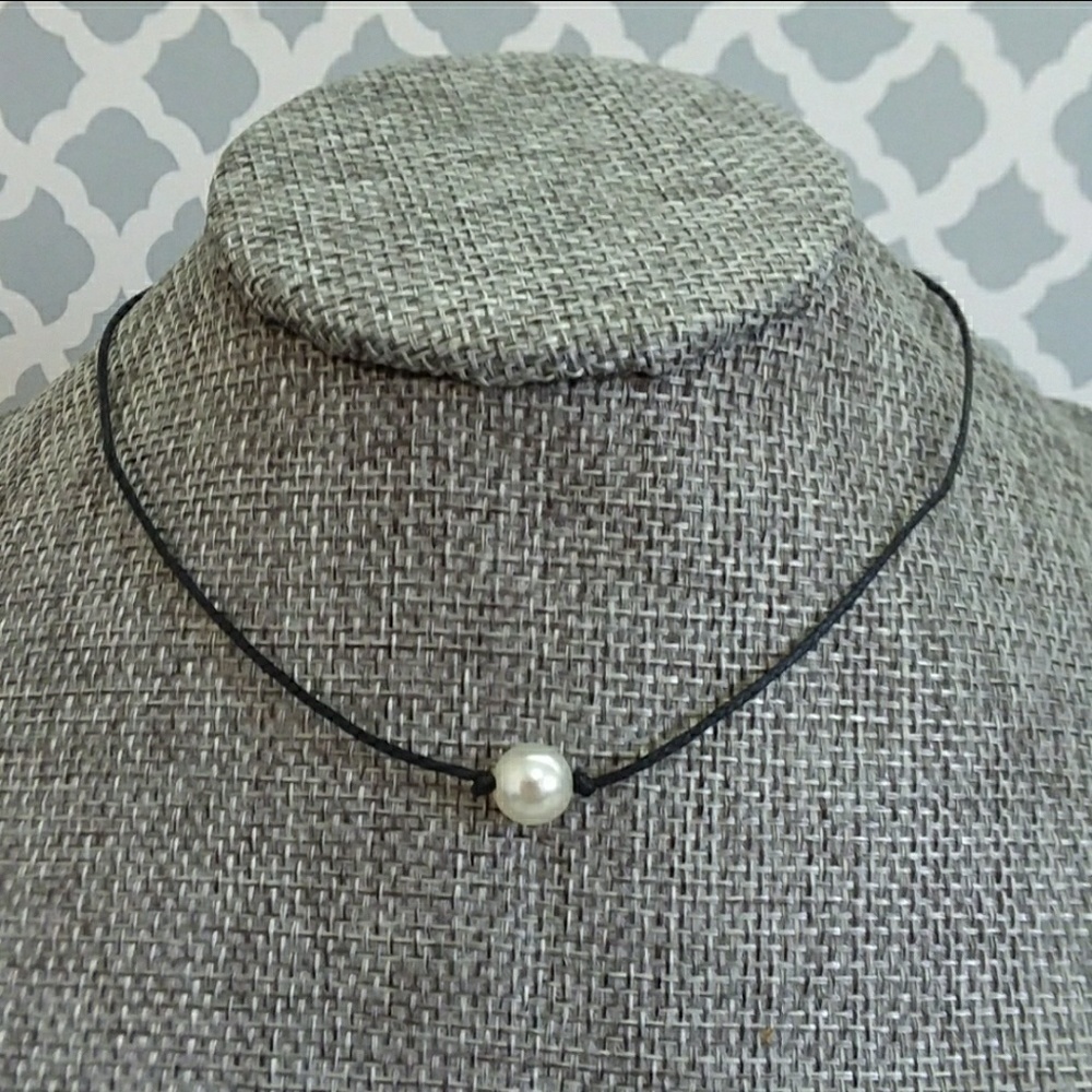 CUTE SINGLE PEARL CORD CHOKER NECKLACE!